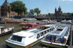 ruch na kanale w Amsterdamie
